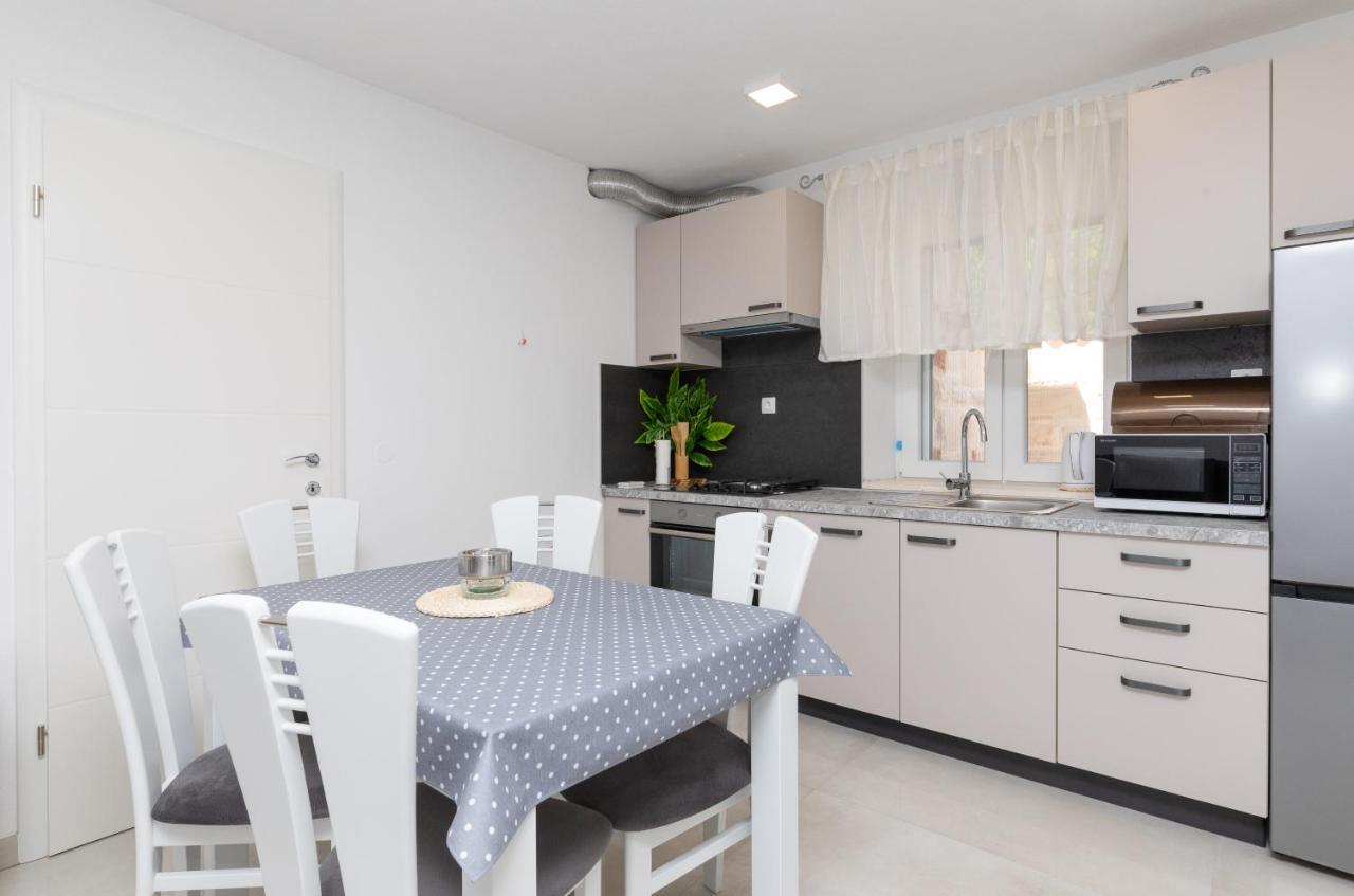 Apartmani Canaki Supetar Dış mekan fotoğraf